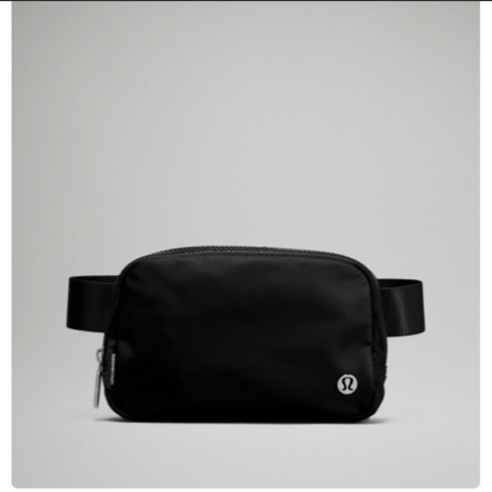 Lululemon Everywhere Belt Bag - NWT